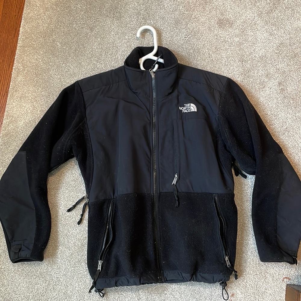 Black North Face zip up fleece